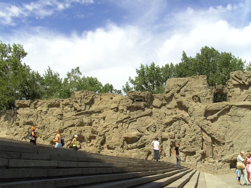 Стены-руины