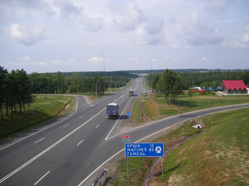 Трасса М1 рядом с Оршей