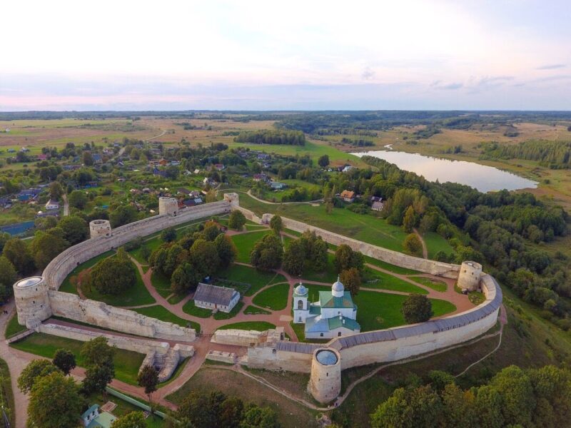 Изборск