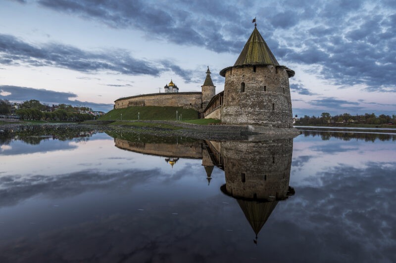 Псковский кром (кремль)