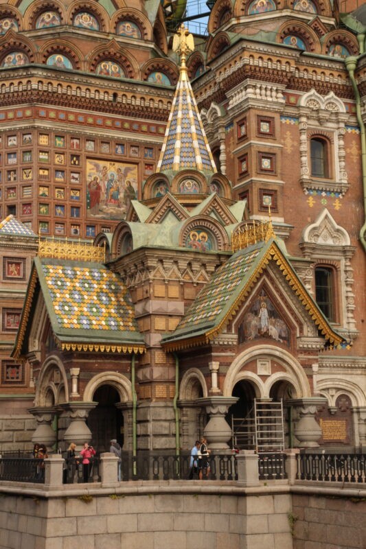 Крыльцо Спаса на Крови
